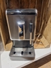 תמונה של מכונת קפה אוטומטית לחלוטין עם זרבובית להקצפת חלב Tchibo "Esperto Latte"